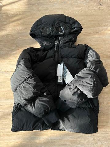 C.P. Company Chrome R Donsjack Zwart - Maat 140 beschikbaar voor biedingen