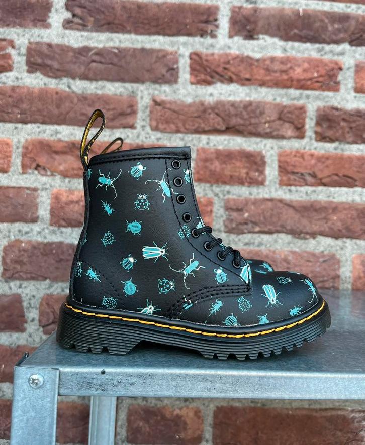 Dr. Martens 1460 T Glow in the dark bugs maat 22 & 23, Kinderen en Baby's, Kinderkleding | Schoenen en Sokken, Nieuw, Schoenen