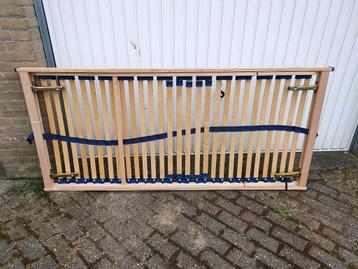 IKEA houten bedbodem. beschikbaar voor biedingen