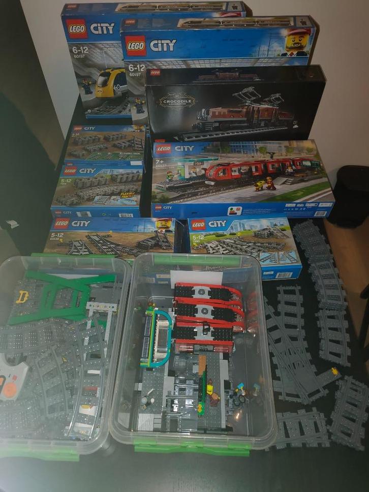Vijf Lego treinen, rails en toebehoren, Kinderen en Baby's, Speelgoed | Duplo en Lego, Zo goed als nieuw, Ophalen