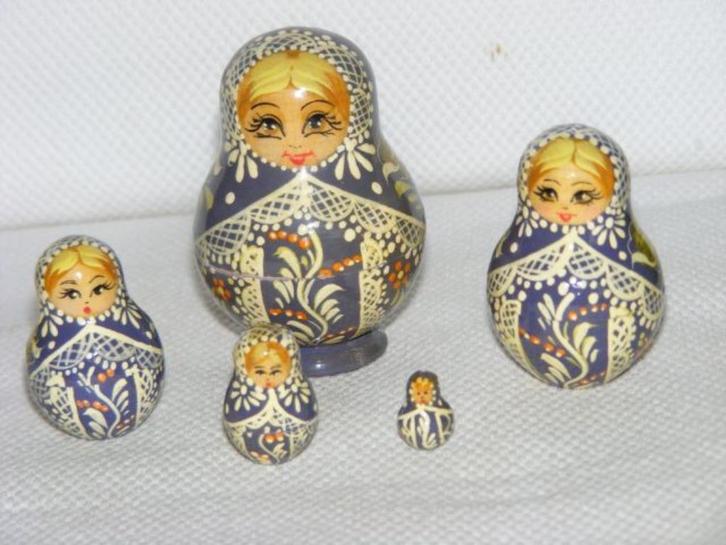 B6625  Mooie kleine matroesjka baboesjka matroeska, Verzamelen, Poppetjes en Figuurtjes, Zo goed als nieuw, Ophalen of Verzenden