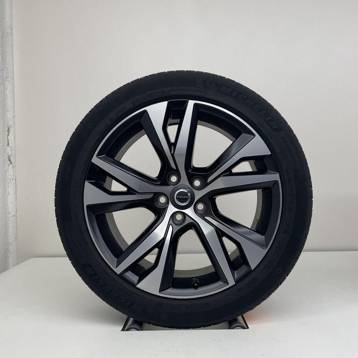 Volvo 18 inch R-design velgen + zomerbanden V60/S60 2018-, Auto-onderdelen, Banden en Velgen, Banden en Velgen, Winterbanden, 18 inch