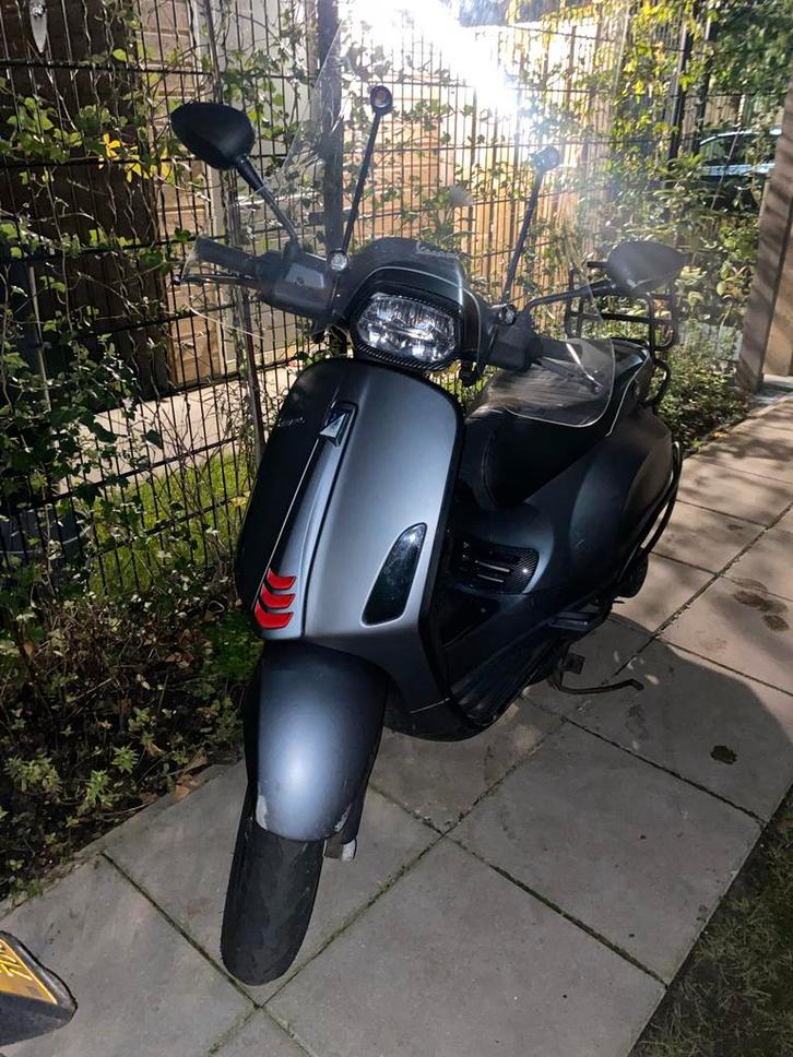 Vespa Sprint iGet 2021 - BROM, Fietsen en Brommers, Brommers | Vespa, Gebruikt, Overige modellen, Maximaal 45 km/u, Ophalen of Verzenden