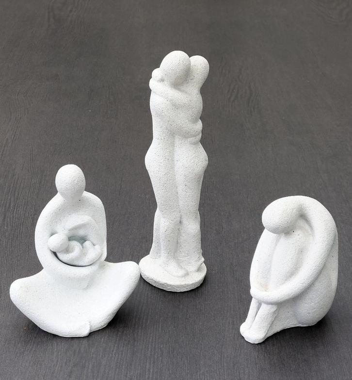 3 beeldjes (240317), Verzamelen, Beelden en Beeldjes, Zo goed als nieuw, Mens, Ophalen of Verzenden