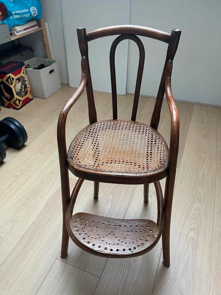 Antieke Thonet Kinderstoel in Perfecte Staat, Antiek en Kunst, Antiek | Meubels | Stoelen en Banken, Ophalen