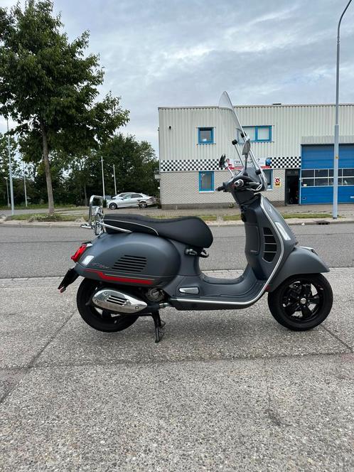 Vespa GTS 300 HPE SUPER SPORT 2023 | 2.200KM, Fietsen en Brommers, Scooters | Vespa, Zo goed als nieuw, Overige modellen, Ophalen