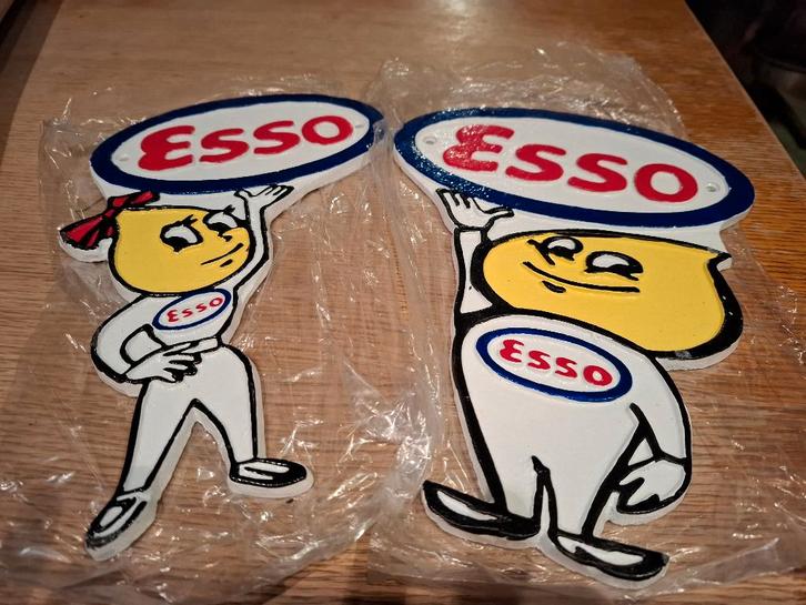 Gietijzeren reclameborden Esso mannetje en vrouwtje, Verzamelen, Automerken, Motoren en Formule 1, Nieuw, Auto's, Ophalen of Verzenden