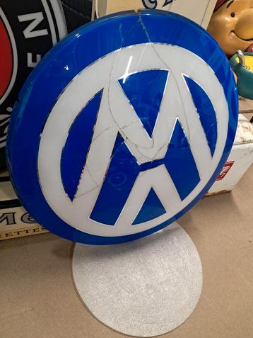 Verlijmd VW Logo 88cm, was kapot gegaan is verlijmd. beschikbaar voor biedingen
