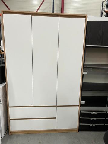 Hang leg kast wit/eiken – zgan beschikbaar voor biedingen