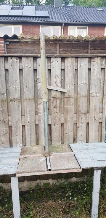 Schotel/parasolhouder en meer beschikbaar voor biedingen