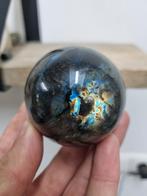 Bol van labradoriet, Verzamelen, Mineralen en Fossielen, Ophalen of Verzenden, Mineraal