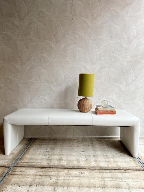 Vintage skai leren bank wit creme, Huis en Inrichting, Banken | Bankstellen, Zo goed als nieuw, Minder dan 150 cm, Ophalen