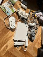 Wii spelcomputer, Spelcomputers en Games, Ophalen of Verzenden, Gebruikt, Met 2 controllers, Met games