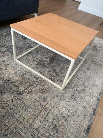 Eiken salontafel wit stalen frame 60x60 cm beschikbaar voor biedingen