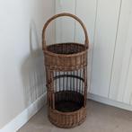 Hoge vintage rieten mand staander voor flessen en/of planten, Verzamelen, Retro, Ophalen, Huis en Inrichting