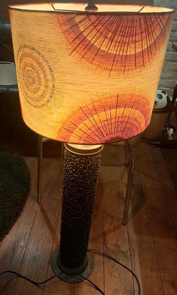 Vintage Upcycled Vloerlamp van een Behangdrukrol, Huis en Inrichting, Lampen | Vloerlampen, Gebruikt, 150 tot 200 cm, Hout, Metaal