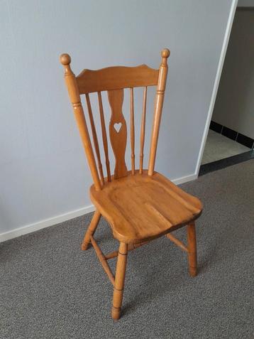 Mooie set eetkamerstoelen  beschikbaar voor biedingen