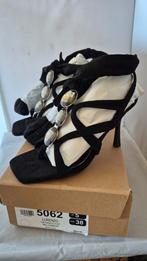 River island nieuwe zwarte hakschoenen mt 38, Nieuw, Ophalen of Verzenden, Schoenen met hoge hakken, River Island