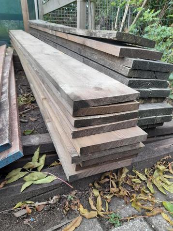 Vergrijsde steigerplanken, B-keus, steigerhout, steigerdelen beschikbaar voor biedingen