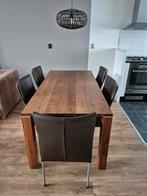 Massief houten tafel van Bert Plantagie, 5 lederen stoelen., Ophalen, Gebruikt, 4 tot 6 stoelen