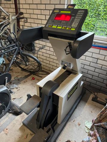 technogym stepapparaat beschikbaar voor biedingen