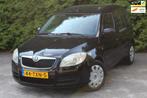 Skoda Roomster 1.6-16V Style 105PK Automaat | Airco | Elektr, Auto's, Gebruikt, 4 cilinders, Zwart, Bedrijf