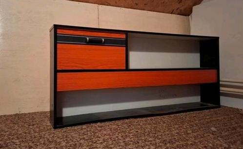 Leuke retro (hang) kast zwart oranje, Verzamelen, Retro, Huis en Inrichting, Ophalen