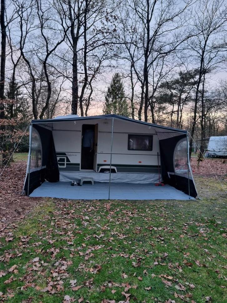 Chateau Calista 390 met luifel te koop!, Caravans en Kamperen, Caravans, Particulier, tot en met 4, 750 - 1000 kg, Rondzit, Chateau