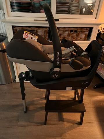 Maxi cosi Pebble plus & 2way Pearl & 2way FamilyFix beschikbaar voor biedingen