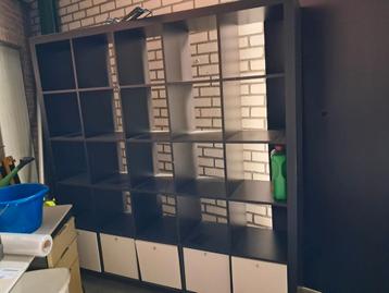 IKEA Vakkenkast - Zwartbruin beschikbaar voor biedingen