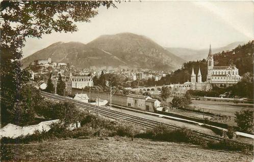 (701-477-037) Lourdes, Verzamelen, Ansichtkaarten | Buitenland, Frankrijk, Verzenden