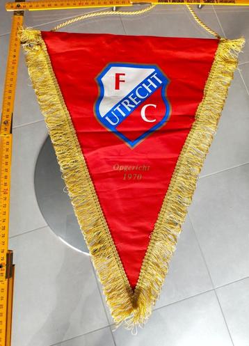 FC Utrecht prachtige vintage vaan vaantje beschikbaar voor biedingen
