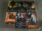 Kronieken van de onderwereld / mortal instruments compleet, Boeken, Ophalen of Verzenden, Zo goed als nieuw