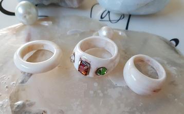 Resin Ringen gemarmerd in Crème. Setje van 3 beschikbaar voor biedingen