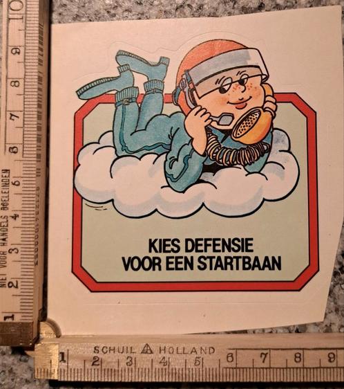 Vintage sticker piloot strip propaganda defensie luchtmacht, Verzamelen, Stickers, Zo goed als nieuw, Overige typen, Ophalen of Verzenden