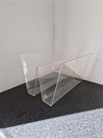 Vintage plexiglas lectuurbak of tijdschriftenrek beschikbaar voor biedingen