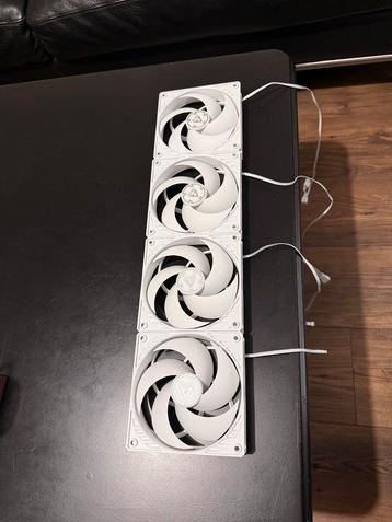 Arctic P12 PWM PST White - 4 stuks beschikbaar voor biedingen
