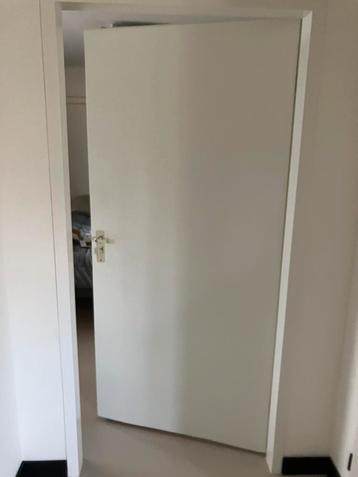 Opdekdeur 2015x930 mm beschikbaar voor biedingen