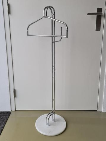 vintage dressboy kleding-hanger kledingrek chroom buisframe beschikbaar voor biedingen