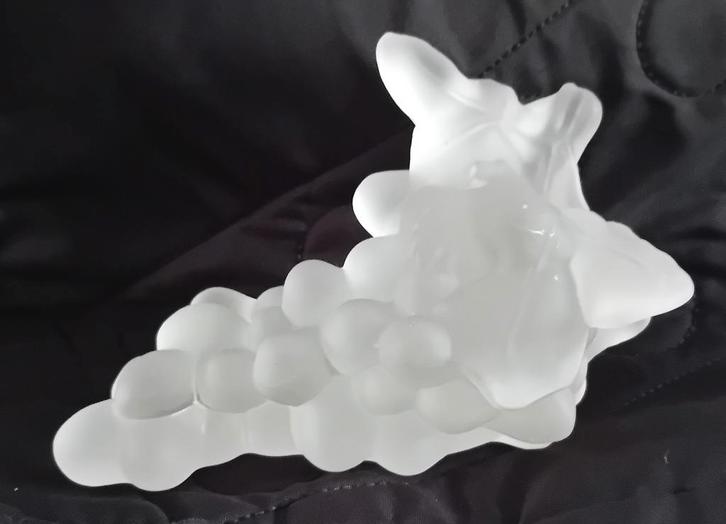 Vintage druiventros van matglaskristal, Antiek en Kunst, Antiek | Glas en Kristal, Verzenden