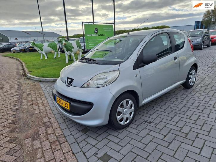 Peugeot 107 1.0-12V XR / Super zuinig / APK oktober 2026, Auto's, Peugeot, Bedrijf, Te koop, ABS, Airbags, Metallic lak, Radio
