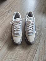 Grijze air max one, Nike air max, Overige kleuren, Ophalen of Verzenden, Sneakers of Gympen