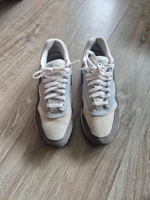 Grijze air max one, Kleding | Heren, Schoenen, Zo goed als nieuw, Sneakers of Gympen, Overige kleuren, Ophalen of Verzenden