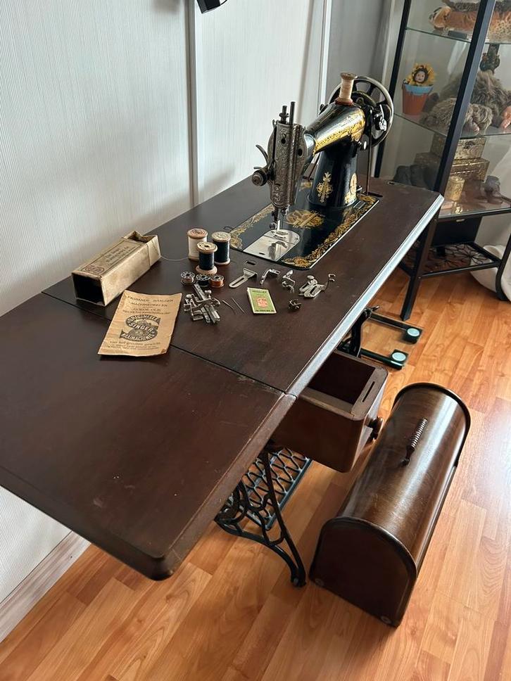 Singer naaimachine met accessoires, Antiek en Kunst, Antiek | Naaimachines, Ophalen