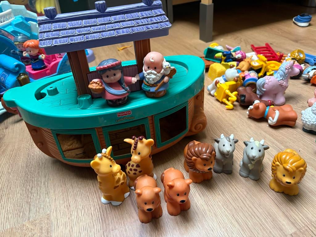 Little People Speelset: Schoolbus, Ark, Piratenboot & Huis, Ophalen, Gebruikt, Jongen of Meisje