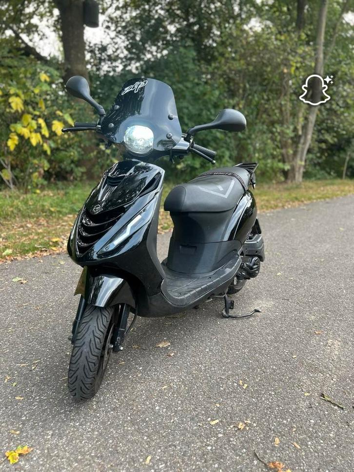 Piaggio zip 50 4t 2018, Fietsen en Brommers, Scooters | Piaggio, Zo goed als nieuw, Zip, Maximaal 45 km/u, Benzine, Ophalen