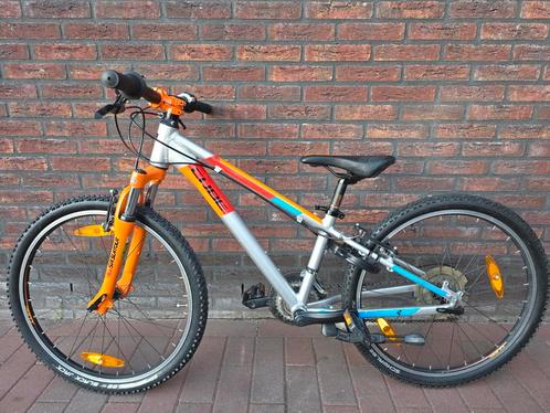 Cube Acid 240 24inch 2022 vrijwel nieuwstaat!, Fietsen en Brommers, Fietsen | Jongens, Zo goed als nieuw, 24 inch, Handrem, Versnellingen