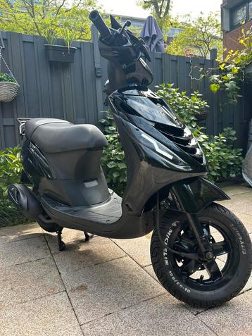 Piaggio zip FULL BLACK 80CC beschikbaar voor biedingen