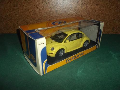 1/18 Volkswagen New Beetle - Gate pastel-geel, Hobby en Vrije tijd, Modelauto's | 1:18, Zo goed als nieuw, Autoart, Ophalen of Verzenden