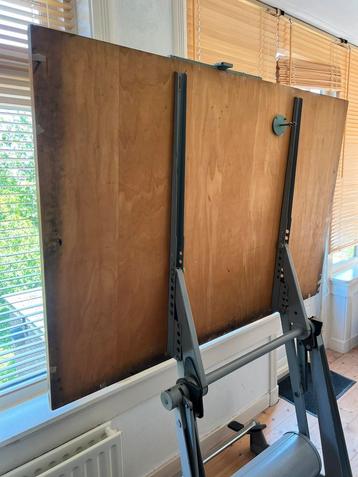 Friso Kramer Revolt tekentafel incl Isis tekenmachine beschikbaar voor biedingen